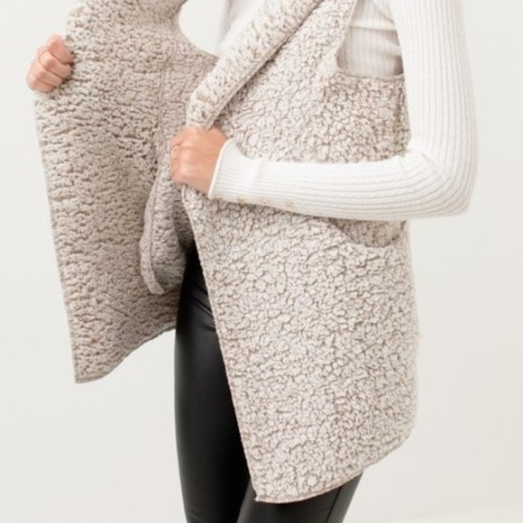 Fleece Vest Hoodie - Picture 4 of 4